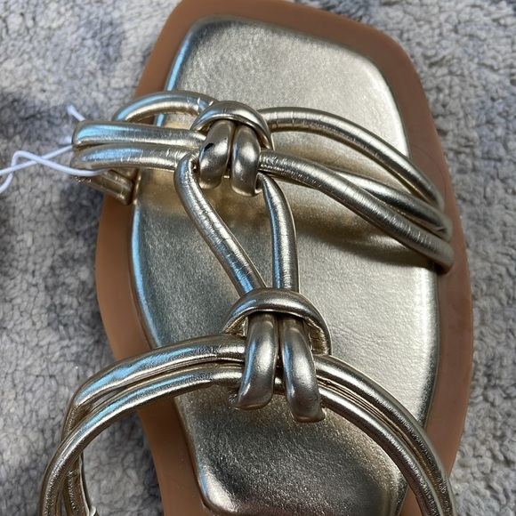 New Azalea Wang Stetson Sandals Gold Metallic Gladiator Strappy Flats Sz 7 - Picture 9 of 11
